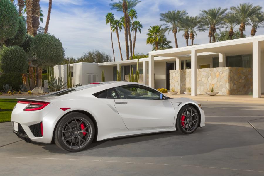 Acura NSX 2016 года  (NA) (фото 31 из 286)